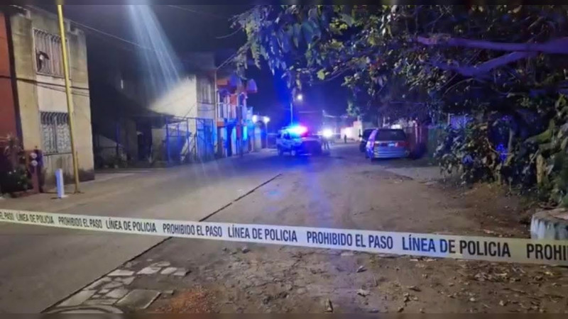 Ultiman a motociclista en colonia Rosa de Castilla, en Uruapan, Michoacán  