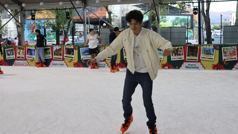 Pista de hielo de la Villa Navideña abrirá este 31 de diciembre hasta las 15:00 horas 