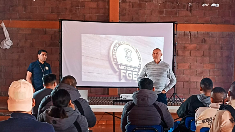 Capacita la FGE Michoacan a autoridades comunitarias en Carapan 