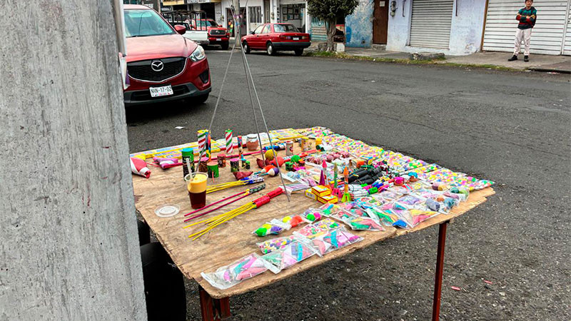 Sigue prohibida la venta de pirotecnia en los mercados del municipio de Querétaro: Francisco Ramírez  
