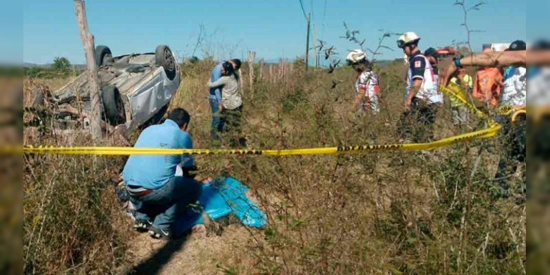 Muere aplastado por su propia camioneta en Acuitzio, Michoacán 