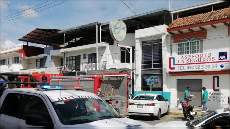 Uruapan, Michoacán, a merced del miedo: acribillan fachada de Taxitel del Cupatitzio a plena luz del día; sería por cobro de piso 