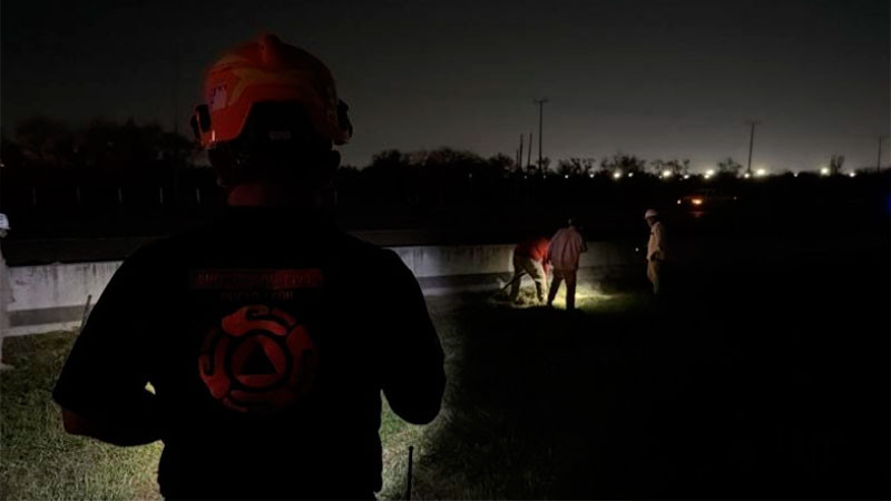 Cierran carretera a Monclova por fuga en ducto de PEMEX en Escobedo, Nuevo León 