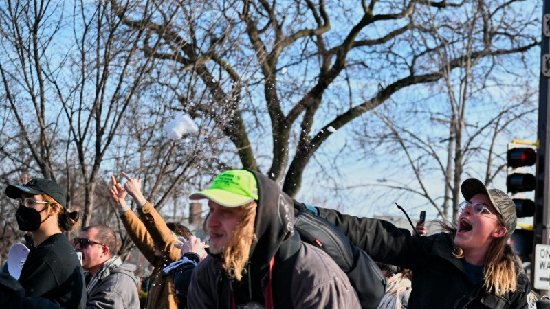 Nueva York se une a las protestas por homicidio de una mujer en Minneapolis a manos de ICE 