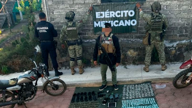 En Salvador Escalante, Michoacán, detienen a colombiano, presunto jefe de plaza  