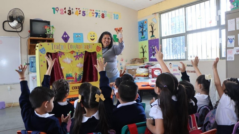 Más de 670 mil estudiantes regresan a clases en Querétaro 