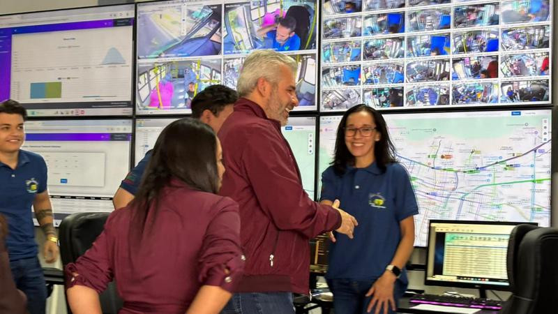 Supervisa Bedolla unidad de monitoreo a transporte público de Uruapan 