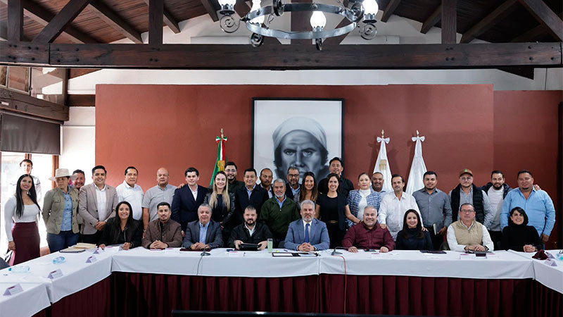 Bedolla y alcaldes de Morena refrendan alianza para el desarrollo de Michoacán 
