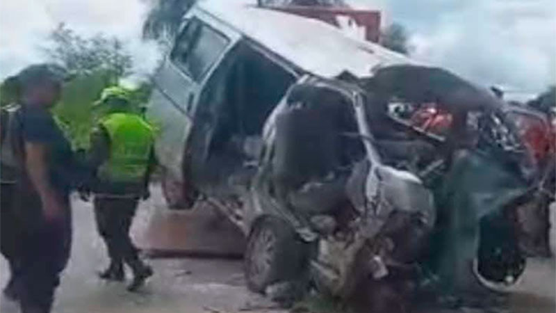 Pierden la vida 11 personas en un accidente de tránsito en Bolivia; la camioneta era conducida por un menor de edad  