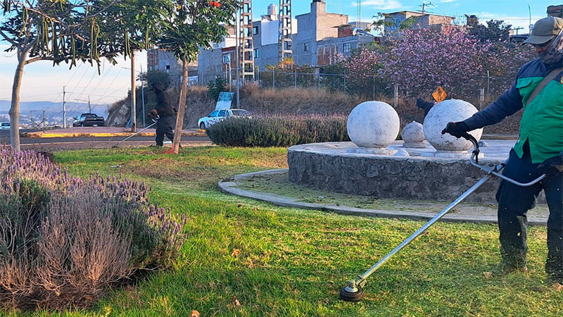 Refuerza Secretaría de Servicios Públicos el cuidado y embellecimiento de espacios públicos de Morelia 