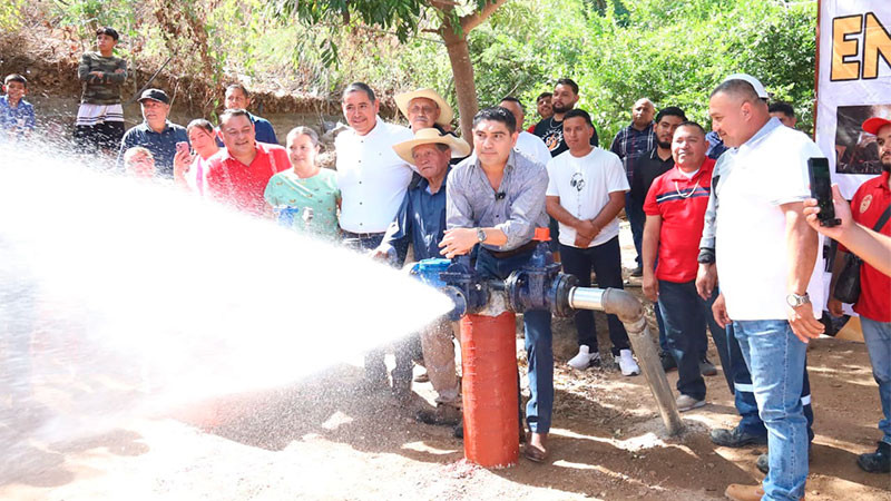 Beneficia Pablo Varona a la localidad de Baztan del Cobre de Huetamo, Michoacán, con la construcción de un pozo profundo  