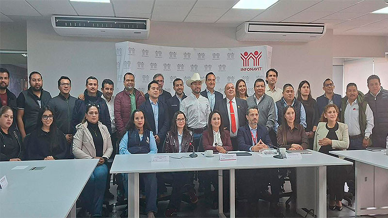 Humberto Jiménez Solís gestiona vivienda para las familias de Los Reyes 