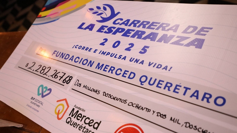 Entrega SEDIF donativo recaudado de la Carrera de la Esperanza en Querétaro 