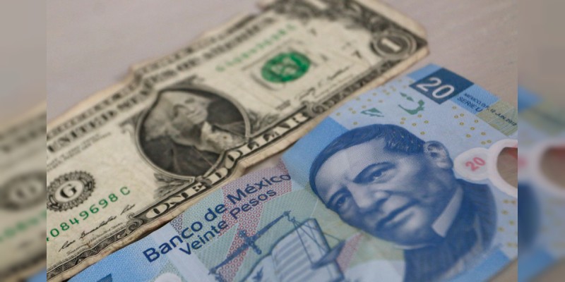 Dólar cierra en 21.66 pesos en bancos de la Ciudad de México 