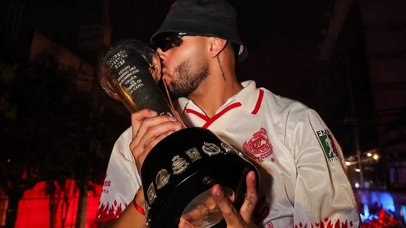 Alexis Vega entra al quirófano por la rodilla; crece alarma en el ataque mexicano rumbo al Mundial 2026 