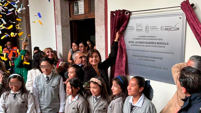 Gaby Molina inaugura restauración a primaria Belisario Domínguez en Morelia 