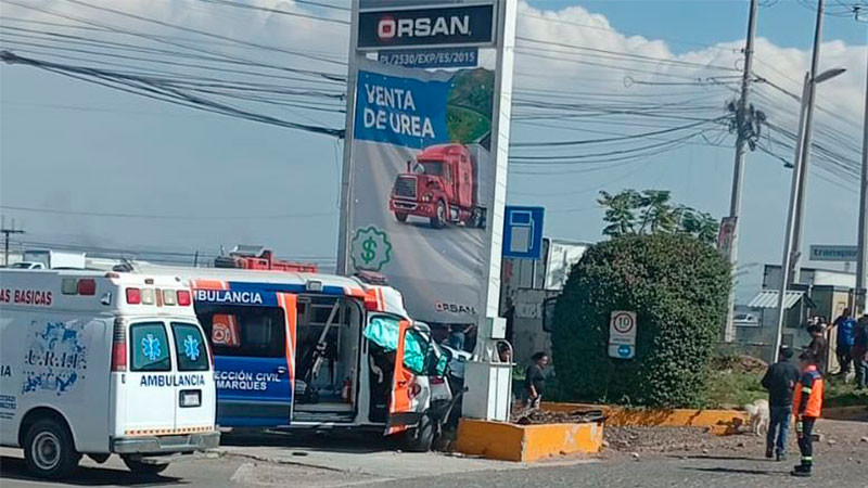 Corte de circulación ocasionó aparatoso accidente en la autopista México-Querétaro; hay 4 personas lesionadas 