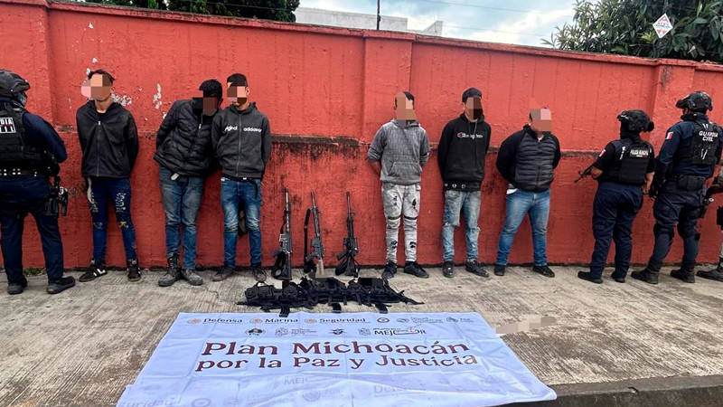 En Tingambato, Michoacán detiene la GC a seis sujetos, traían rifles de asalto y ropa táctica  