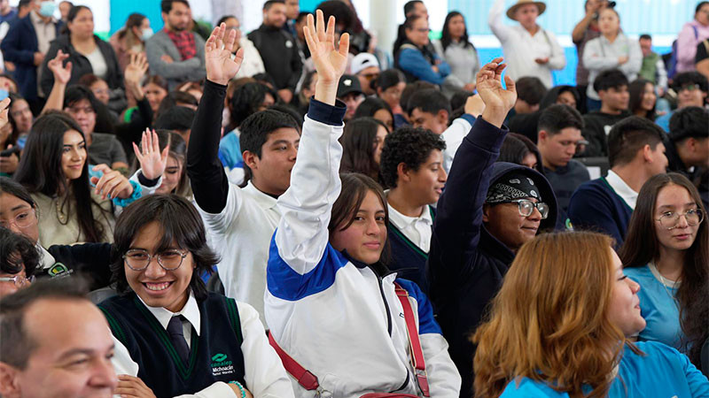 Michoacán, primer estado del país que dotará Internet gratuito a estudiantes de prepa y universidad: Iemsysem 
