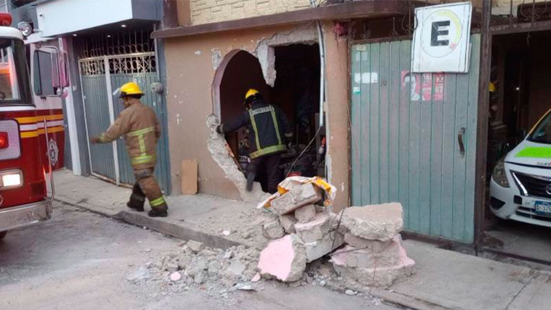 Se registra una explosión en una vivienda por presunta acumulación de gas en Tulancingo, Hidalgo; hay un hombre de la tercera edad herido  