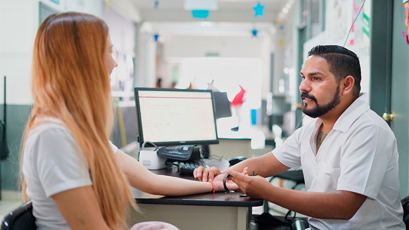 Gobierno de Michoacán paga nómina a 2,829 trabajadores del IMSS-Bienestar 