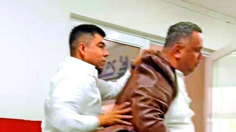 Alcaldesa de Lerdo de Tejada y síndico se pelean; se lanzan insultos y amenazas 