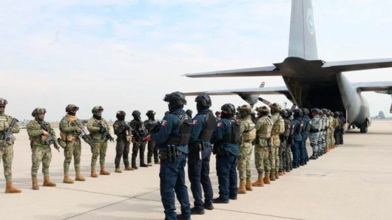 México extradita 37 operadores criminales a EEUU; el "Delta 1" y "El Señor de la Silla" entre ellos 