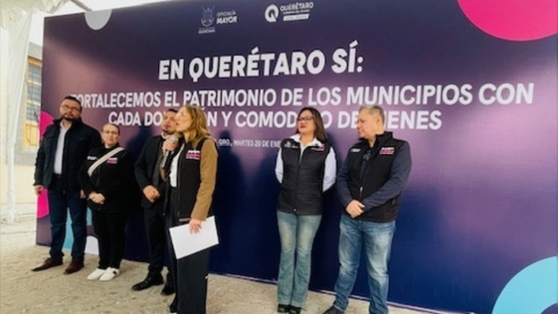 Oficialía Mayor entrega equipamiento en Arroyo Seco y Pinal de Amoles 