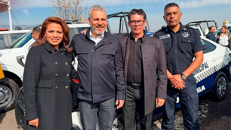 Quiroga fortalece su seguridad con nueva patrulla para la Guardia Civil, entregada por el Gobernador Alfredo Ramírez 