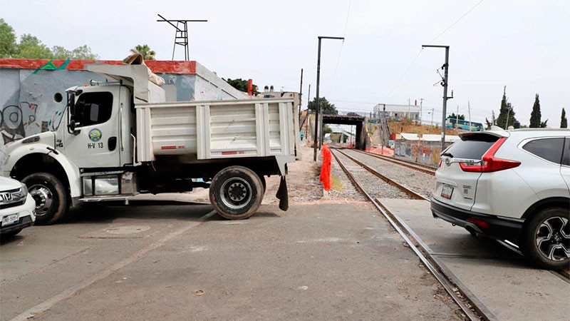 Pondrán en marcha un operativo especial de monitoreo en tiempo real para evaluar y atender las afectaciones derivadas de las obras en la capital por el tren México-Querétaro 