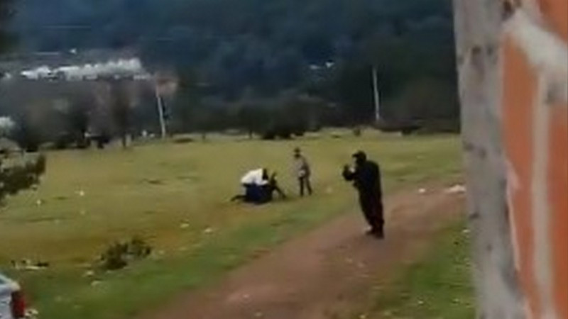 Enfrentamiento deja seis civiles armados detenidos en Hidalgo; policía resultó herido al ser sometido por huachicoleros 