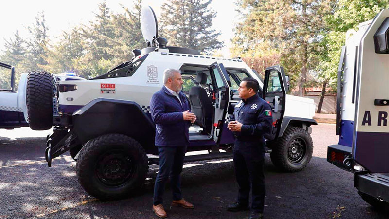 Bedolla refuerza combate al crimen con nuevos vehículos blindados 