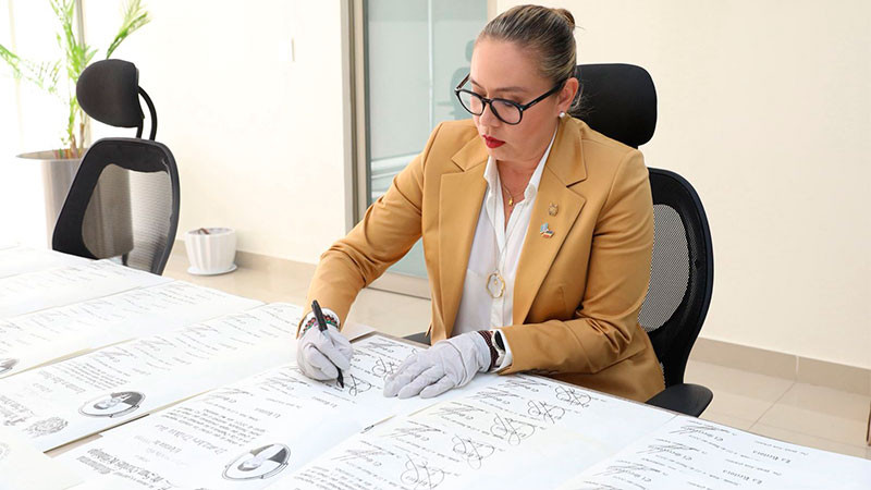 Administración de Yarabí Ávila lanza programa de reducción de costo de titulación; invitan a egresados a tramitar su título  