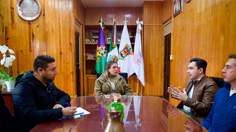 Dayana Pérez impulsa más oportunidades educativas para la juventud de Salvador Escalante 