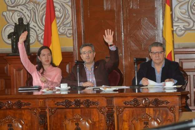 Cabildo de Morelia aprueba ampliación al Presupuesto 2015 