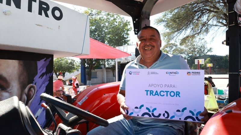 Entrega SEDEA apoyos a productores de Pedro Escobedo, Querétaro 