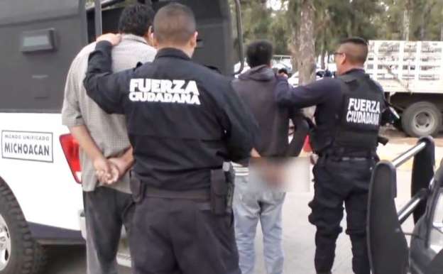 Consignan a dos funcionarios de la PGJ Michoacán por extorsión 