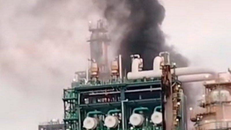 Controlan conato de incendio en la refinería Olmeca de Pemex, en Tabasco 