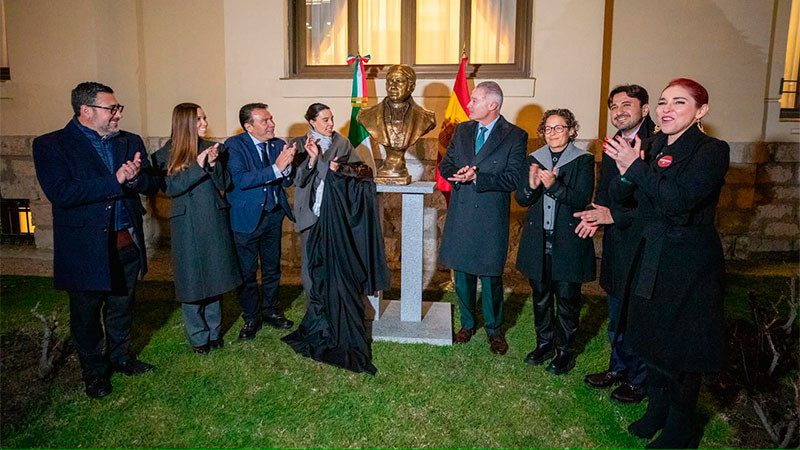 Sectur devela busto de Morelos en la Embajada de México en España 