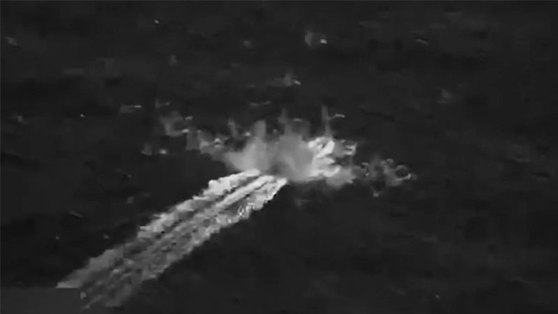 Ataca el Comando Sur de Estados Unidos otra embarcación en el océano Pacífico; una persona logró sobrevivir 