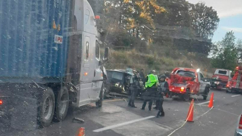 Accidente en la Siglo XXI, deja una mujer muerta y una herida  