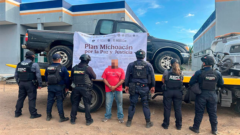 En Uruapan, Michoacán: Asegura la Guardia Civil a dos hombres, dos vehículos robados y sustancias ilícitas  