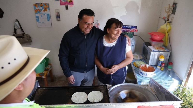 Realiza Luis Nava recorrido Aquí Contigo en Huimilpan, Querétaro 