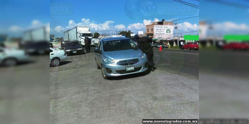 Denuncian  extorsión de policías a conductores, en Tangamandapio, Michoacán 