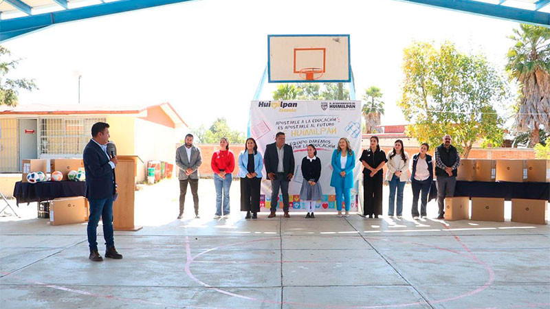 Asegura el presidente municipal de Huimilpan que la educación es una de las principales prioridades de su administración 