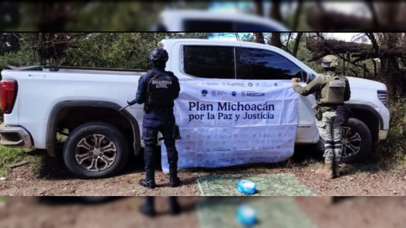 Golpe al crimen en Pátzcuaro, Michoacán: Ejército y Guardia Civil aseguran camioneta abandonada con 1 kilo de estupefaciente 