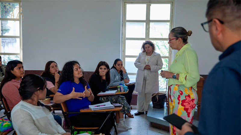 Capacítate y amplía tus oportunidades profesionales; registrate en las Microcredenciales de la UMSNH 