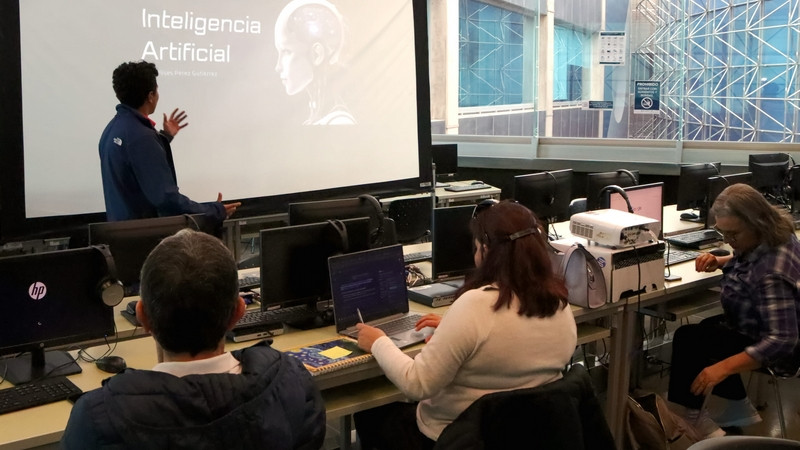 Inician talleres de informática 2026 para niños, jóvenes y adultos en el Gómez Morín de Querétaro 
