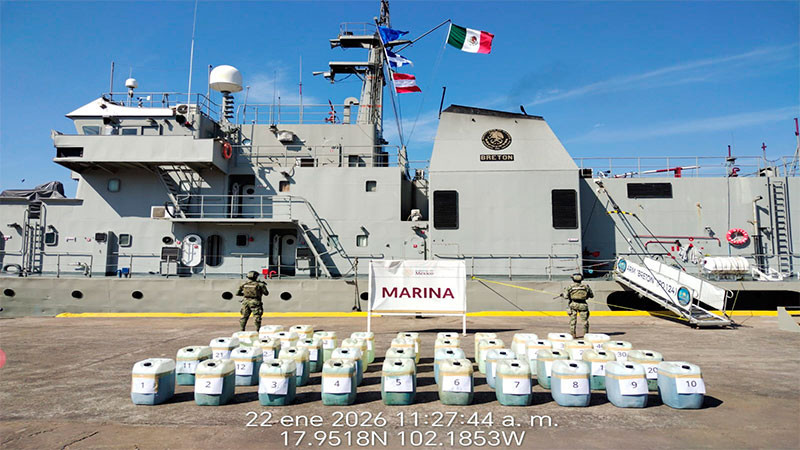 Aprehenden en Lázaro Cárdenas, Michoacán a tres sujetos que transportaban mil litros de combustible 