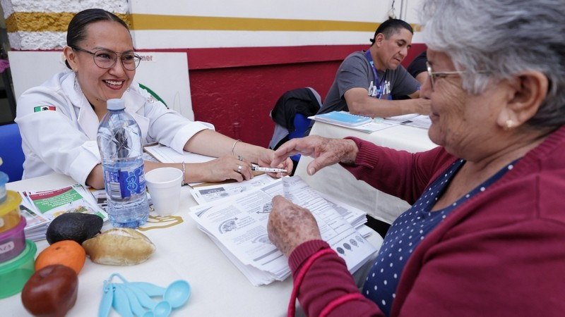 En el Día Nacional de la Nutrióloga y el Nutriólogo, ISSSTE destaca su papel en la prevención de enfermedades 